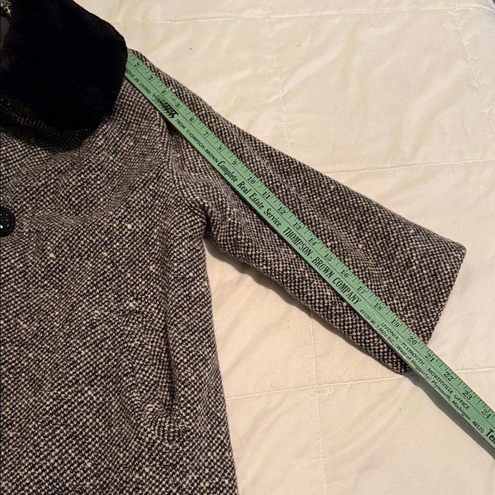 Vintage tweed coat with faux fur collar - Picture 9 of 9